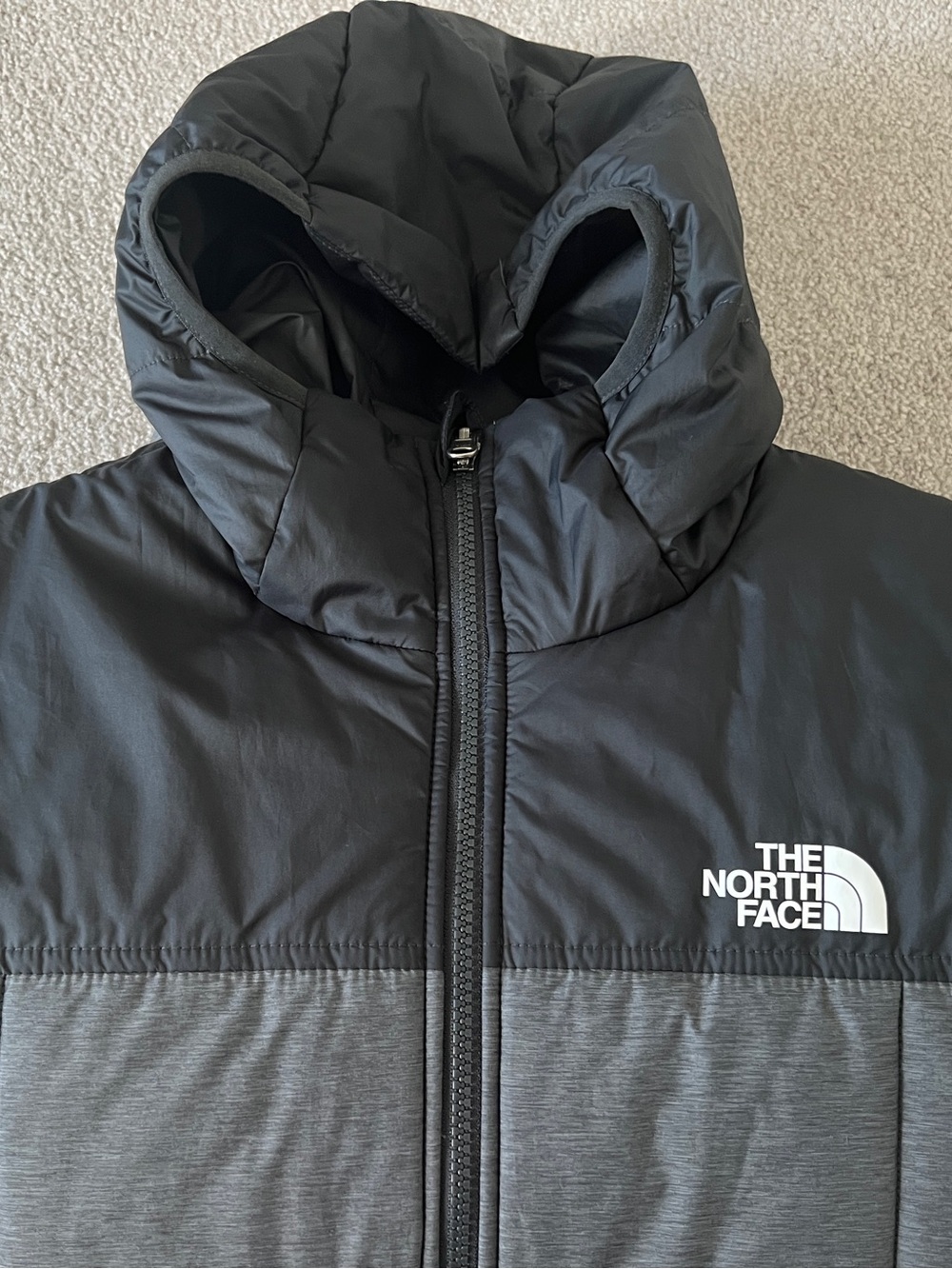 The North Face Boys XL (18/20) Black & Gray Puffer Reversible Jacket